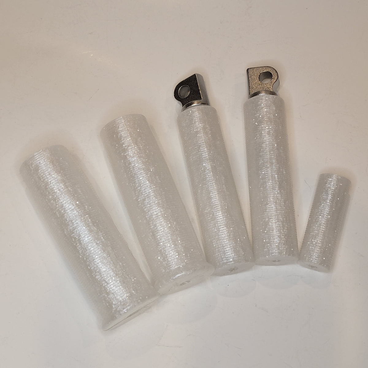 Grips, Pegs, Toe pegs